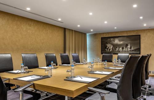 Der Geschäftsbereich oder Konferenzraum in der Unterkunft InterContinental Luanda Miramar by IHG