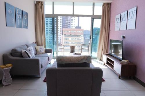 Lovely 2 Bdrm Serviced Apartment with pool & sauna