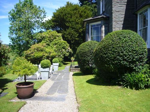 Taman di luar Cae'r Blaidd Country House