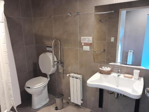 Ванная комната в Boutique Hotel & Spa Bosque del Nahuel
