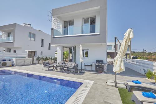 Πισίνα στο ή κοντά στο Protaras Pearl Villa Ekaterina