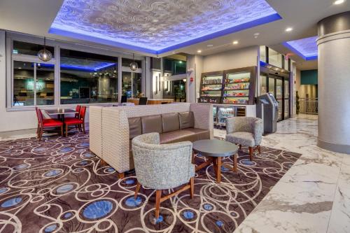 Holiday Inn Express - Kansas City Downtown, an IHG Hotel Image