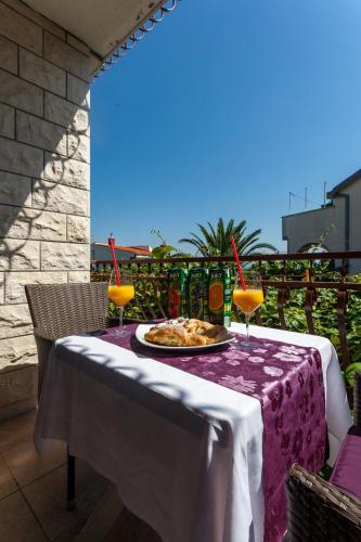Apartments by the sea Mavarstica, Ciovo - 1108