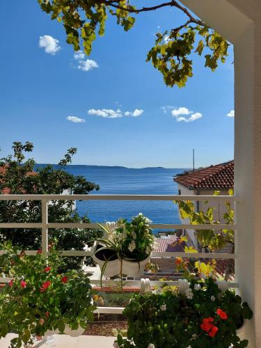 Apartments by the sea Mavarstica, Ciovo - 1120