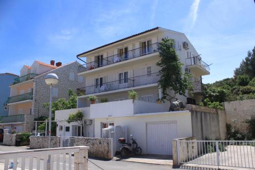 Fotografia z galérie ubytovania Apartments with a parking space Hvar - 4004 v destinácii Hvar