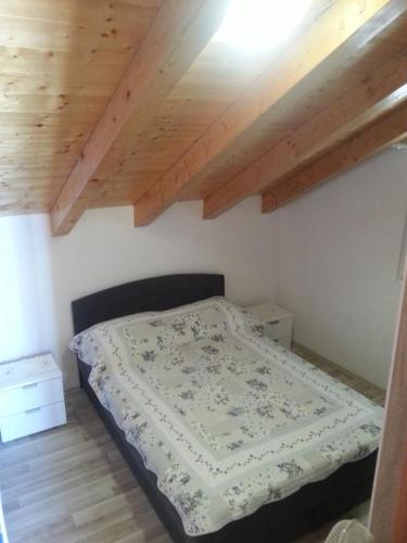 Apartments by the sea Bilo, Primosten - 4208