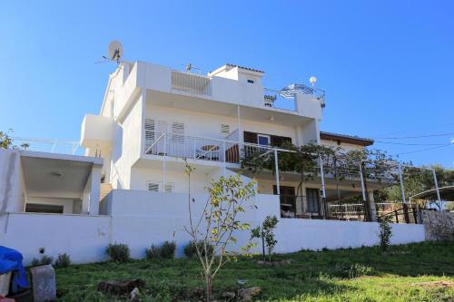 Apartments with parking space Slatine - Ciovo - 2030