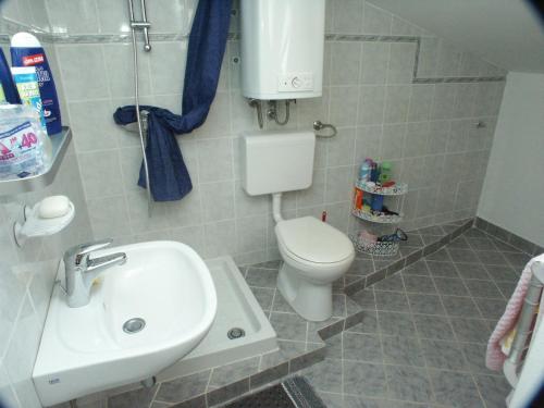 Apartments by the sea Mavarstica, Ciovo - 2097