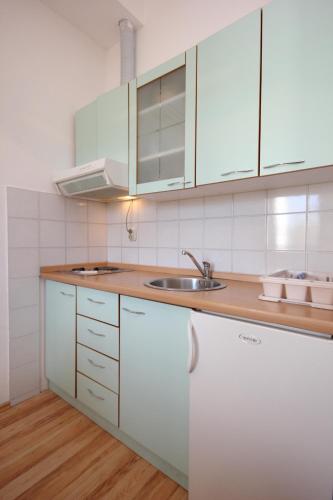 Apartments by the sea Podstrana, Split - 2087