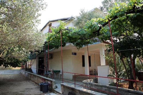 Fotografia z galérie ubytovania Holiday apartments Vrgada, Biograd - 4200 v destinácii Vrgada