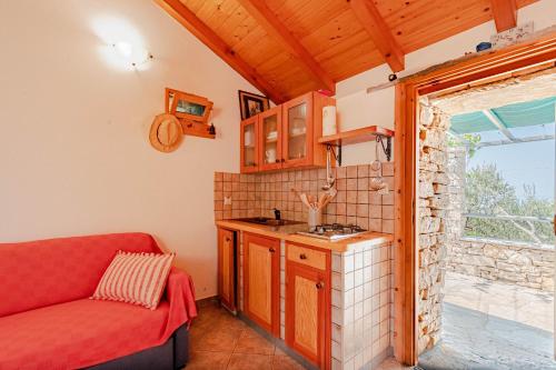 Secluded house with a parking space Cove Rasohatica, Korcula - 16651
