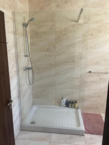 A bathroom at Windjammer