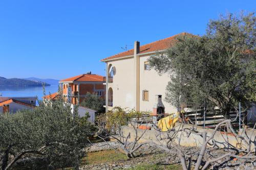 Fotografia z galérie ubytovania Apartments by the sea Okrug Gornji, Ciovo - 1073 v Trogiri