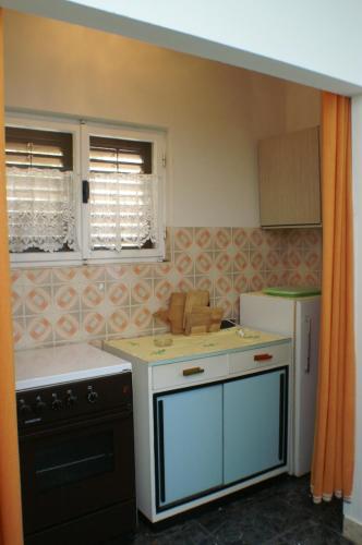 Apartments by the sea Vrgada, Biograd - 4206