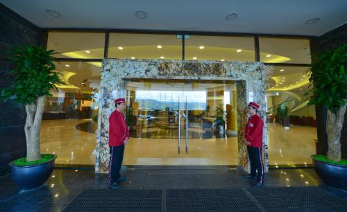 Επισκέπτες που μένουν στο Aristo International Hotel