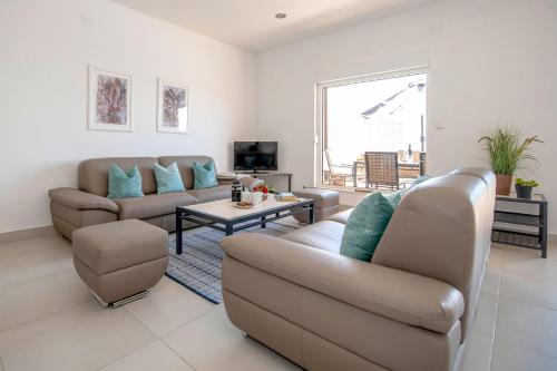 Χώρος καθιστικού στο Luxury Villa Stone with Private Pool and Jacuzzi near Dubrovnik