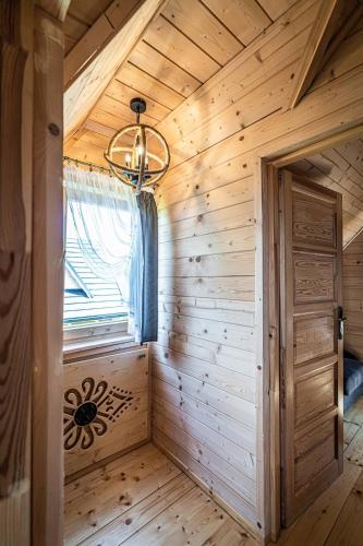 Φωτογραφία από το άλμπουμ του Domki Górskie Janosik, Kwicoł i Pyzdra Jacuzzi, Sauna σε Gliczarow