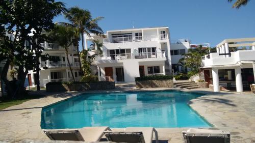 Bazén v ubytování Cabarete Kite Beach Rooms & Condos nebo v jeho okolí