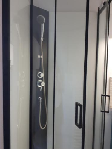 Ένα μπάνιο στο Chambres d'hôtes Les 4 Vents