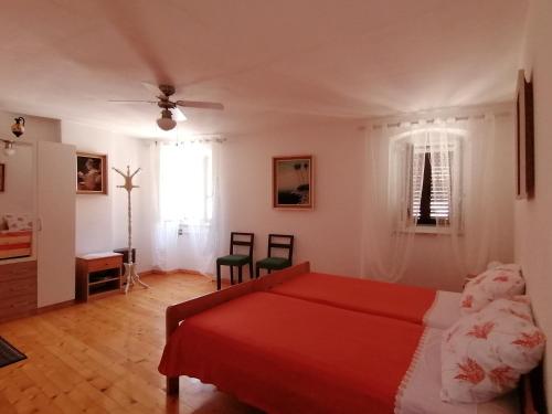 Postel nebo postele na pokoji v ubytování Rooms by the sea Plomin Luka, Labin - 15078