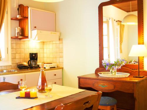 Dapur atau dapur kecil di Alkyon Apartments & Villas Hotel