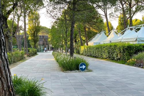 Сад в New Campsite in Camping Ca' Savio