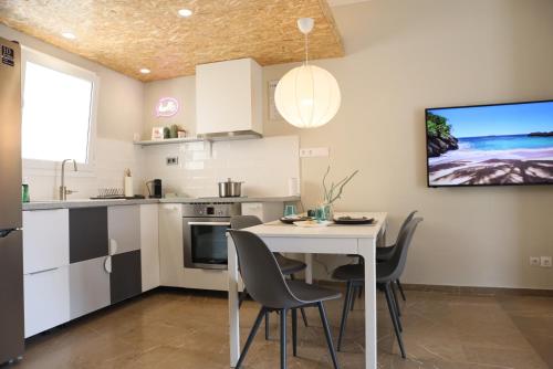 Piraeus Pasalimani cozy apartment