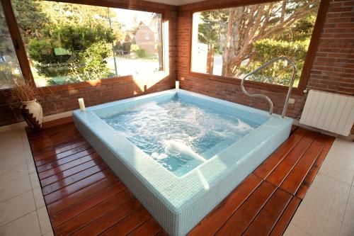 Afbeelding uit fotogalerij van Aitue Apart Hotel & Spa in Valeria del Mar