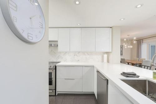 Dapur atau dapur kecil di Steps to Blue Mtn Condo wt Elegant Style 213 Sierra Lane