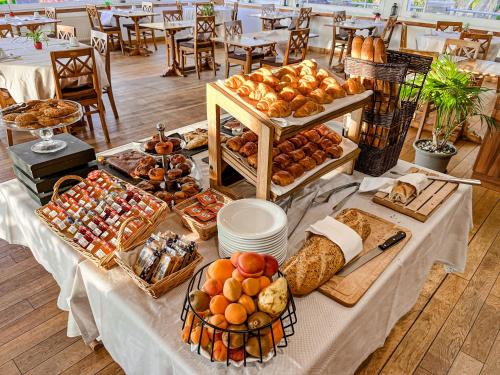 Jídlo v hotelu nebo okolí