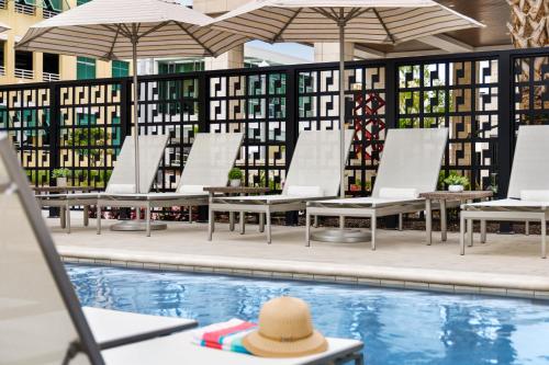 Бассейн в Hyatt Place Virginia Beach Oceanfront или поблизости