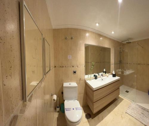 A bathroom at XabiaDecision