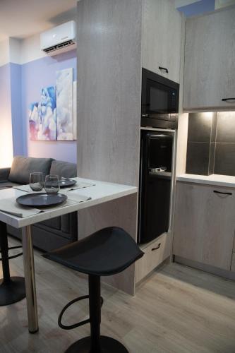 Modern Apartment Downtown Athens