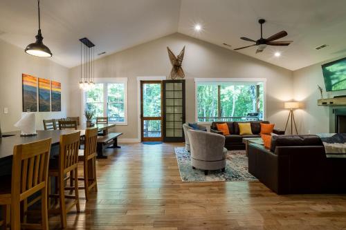 Crooked Maple Cottage – Photos 4