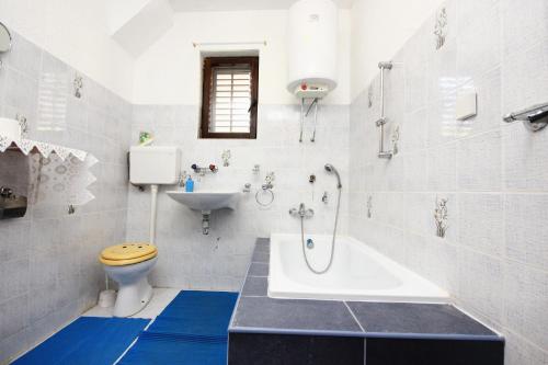 Kúpeľňa v ubytovaní Apartment Orebic 4546d