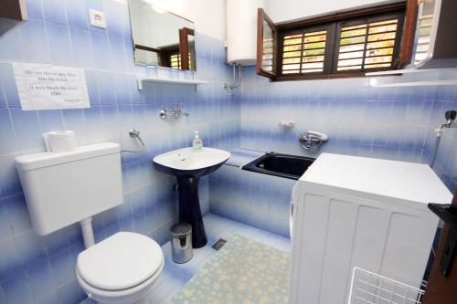 Bilik mandi di Seaside holiday house Ivan Dolac, Hvar - 5708