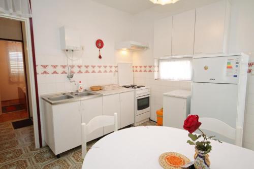 Apartments with a parking space Vodice - 5890