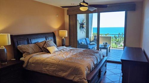 Tempat tidur dalam kamar di Luxury Condo Bella Sirena 405-C