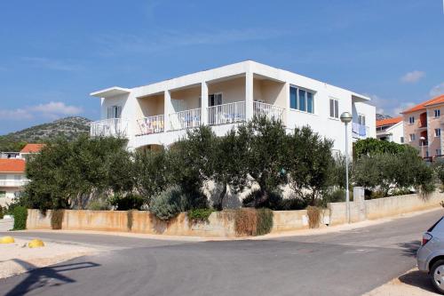Apartments with a parking space Hvar - 5701