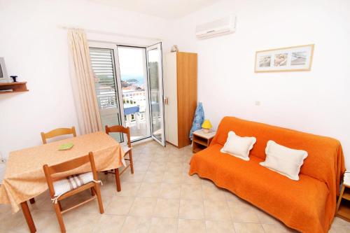 Apartments with a parking space Hvar - 5701