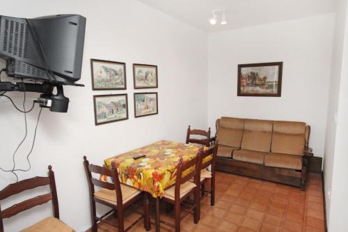 Apartments with parking space Supetar, Brac - 5676