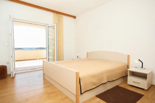 Apartments with a parking space Hvar - 5719