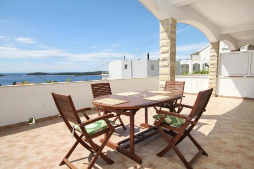 Apartments with a parking space Hvar - 5719