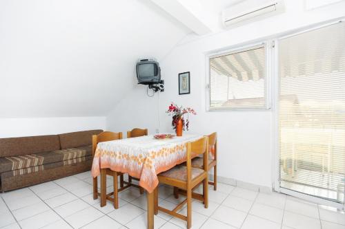 Posedenie v ubytovaní Apartments with parking spaces Sukosan, Zadar - 5777