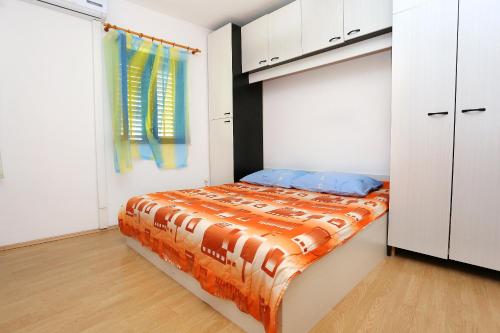 Posteľ alebo postele v izbe v ubytovaní Apartments by the sea Trstenik, Peljesac - 4567