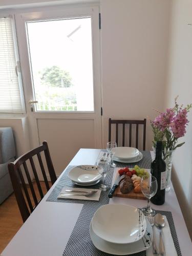 Apartments with parking space Vodice - 5808