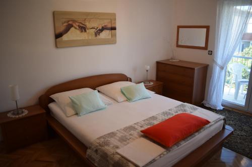 Postel nebo postele na pokoji v ubytování Apartments with WiFi Sveti Filip i Jakov, Biograd - 4299