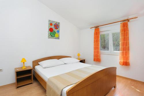Apartments by the sea Arbanija, Ciovo - 4320
