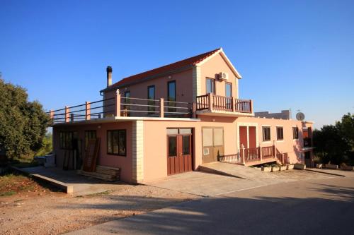 Apartments with parking space Zavalatica, Korcula - 4458