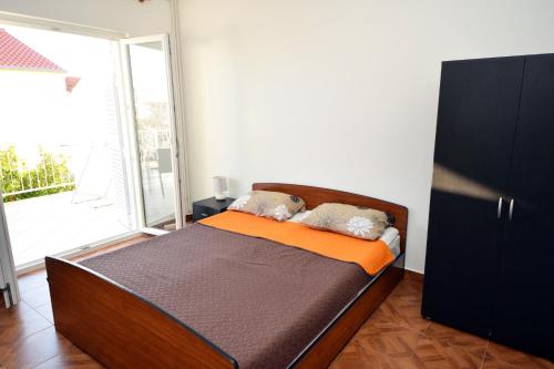 Studio Orebic 4517a